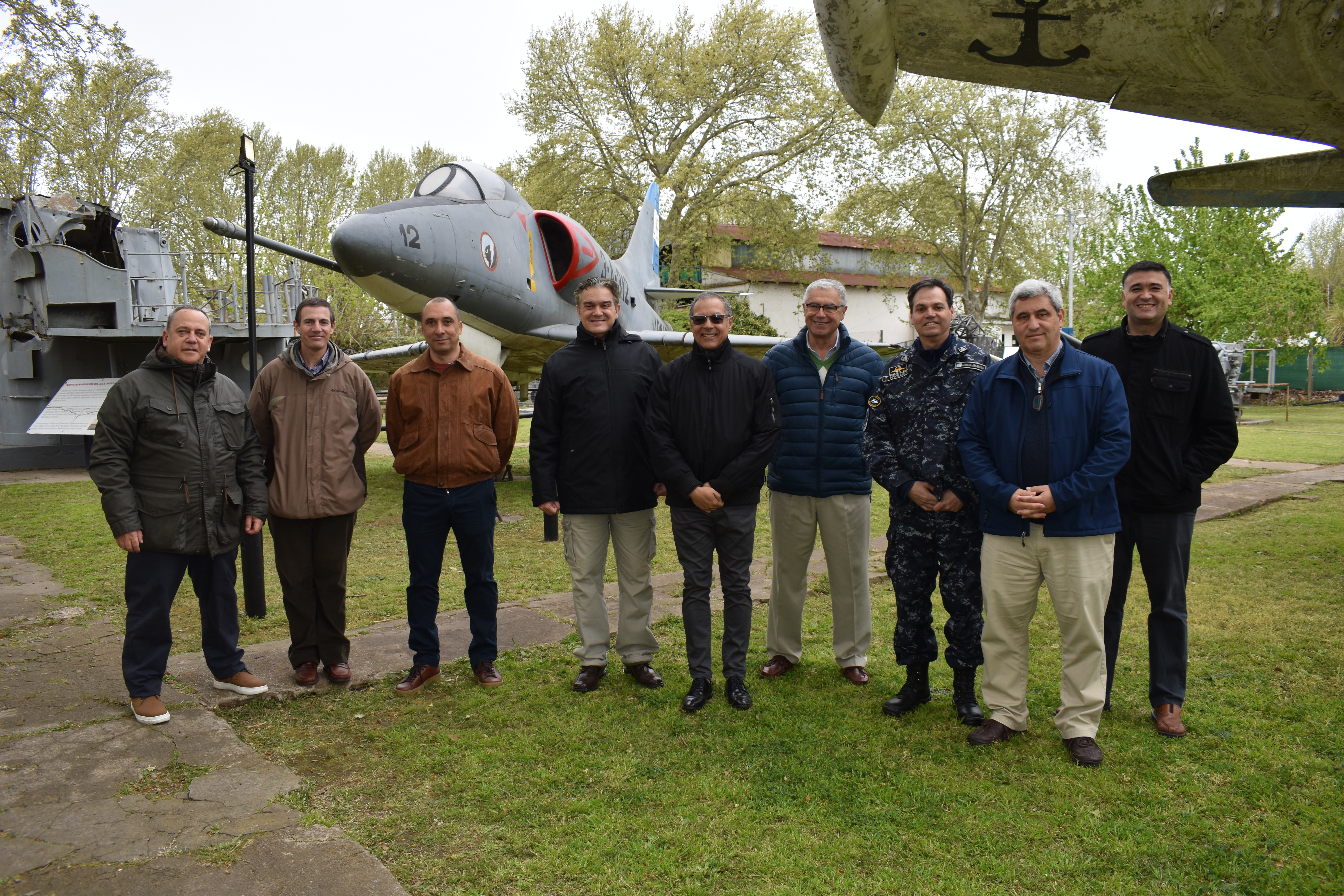 Participantes durante una visita institucional
